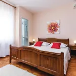 Daire Two-bedroom In Duće