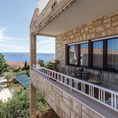 Two-bedroom In Daire Duće