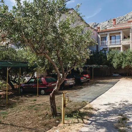 Two-bedroom In Daire Duće