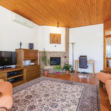 아파트 Two-bedroom In