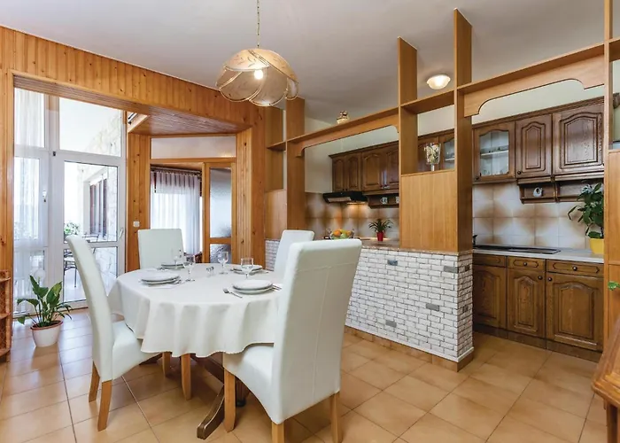 Two-bedroom In Duce *